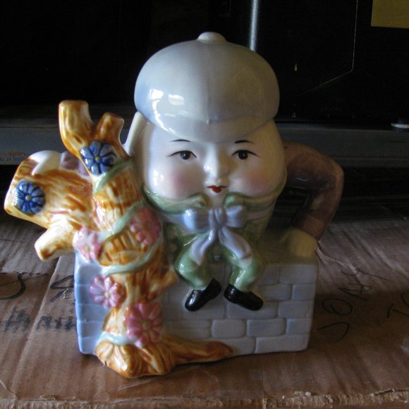 FIETZ Humpty Dumpty Teapot - Picture 1 of 4